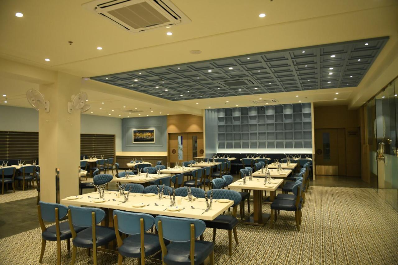 Hotel Blueivy Ānand Esterno foto