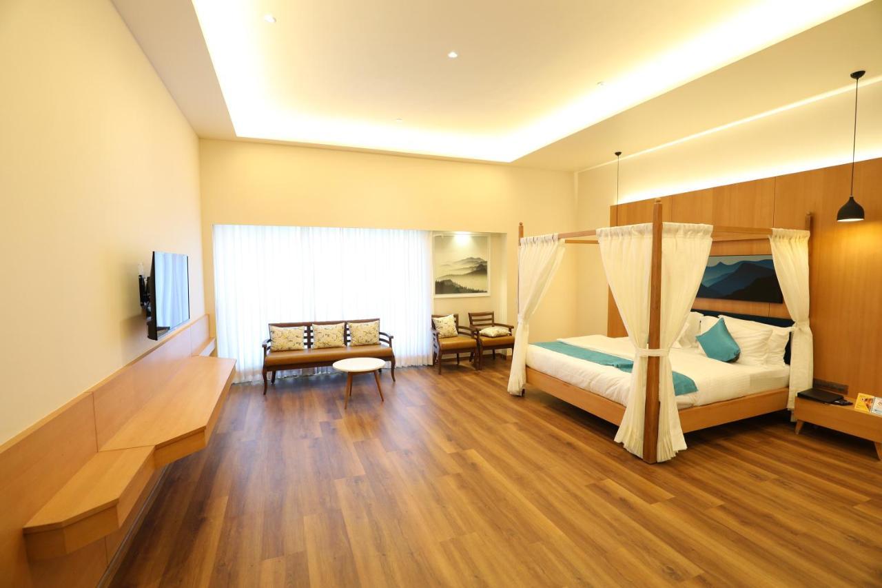 Hotel Blueivy Ānand Esterno foto