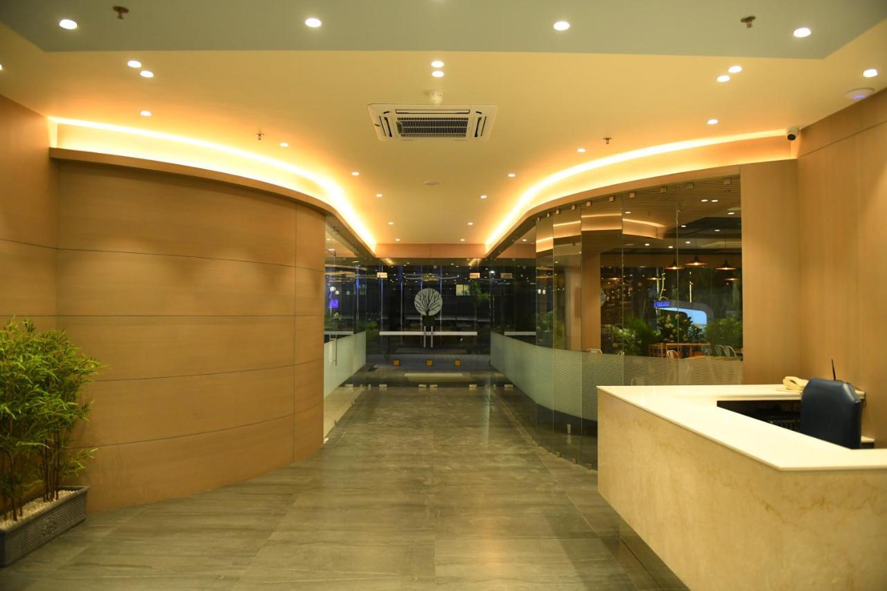 Hotel Blueivy Ānand Esterno foto