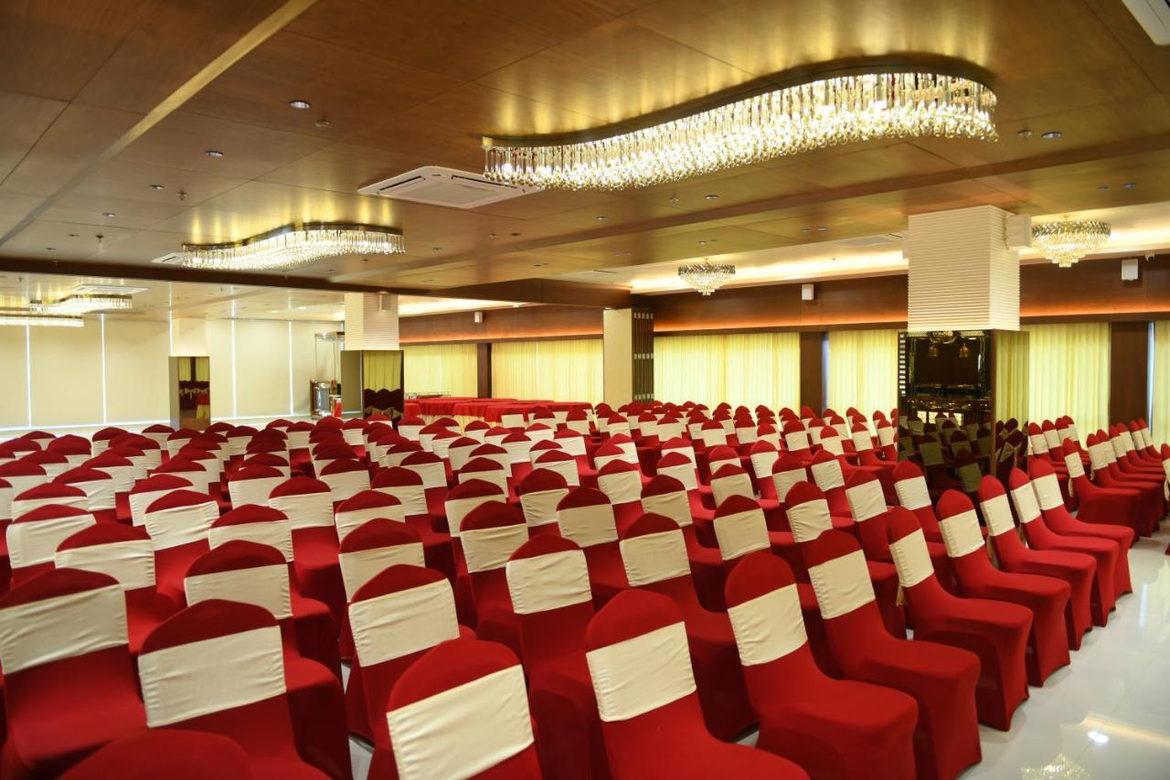 Hotel Blueivy Ānand Esterno foto