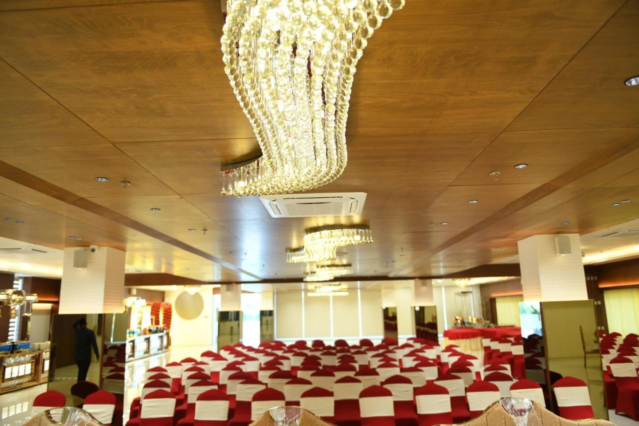 Hotel Blueivy Ānand Esterno foto