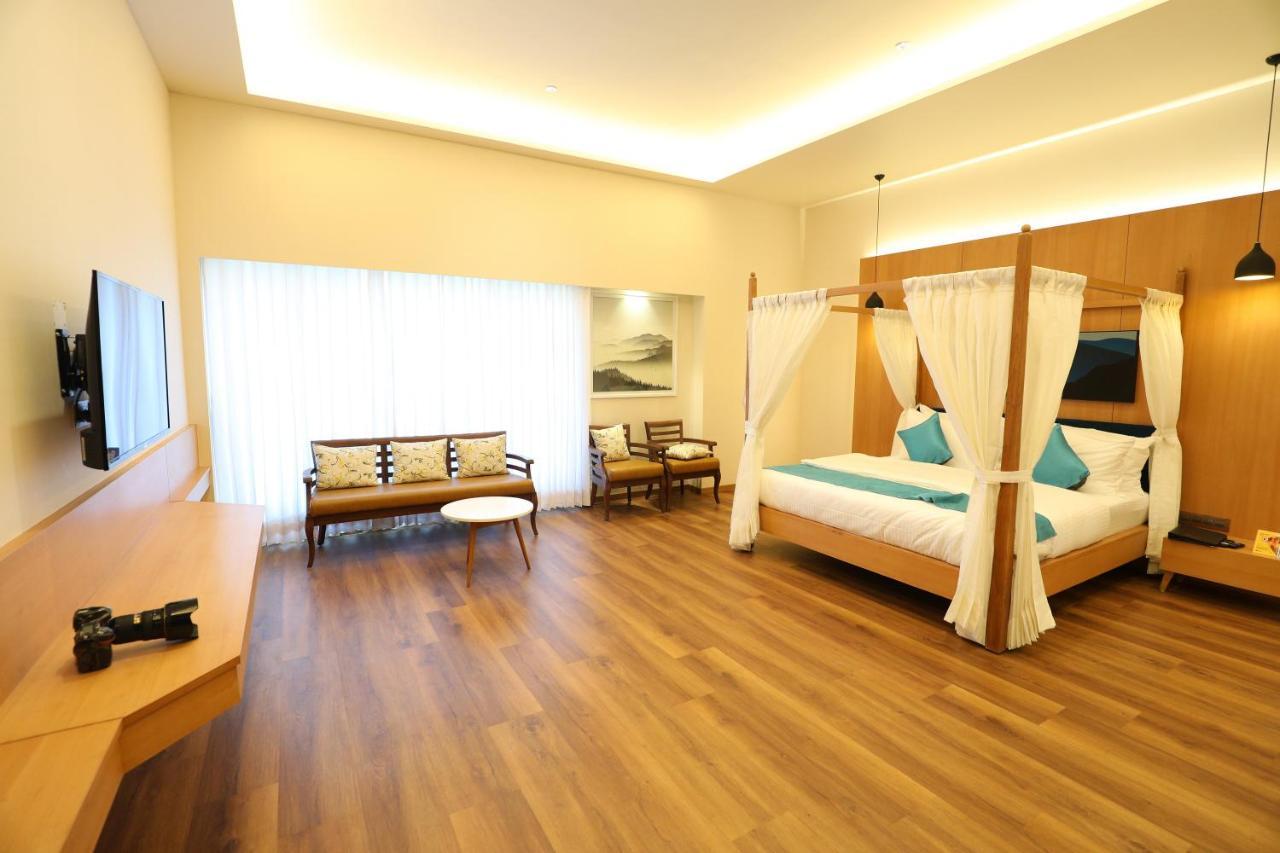 Hotel Blueivy Ānand Esterno foto